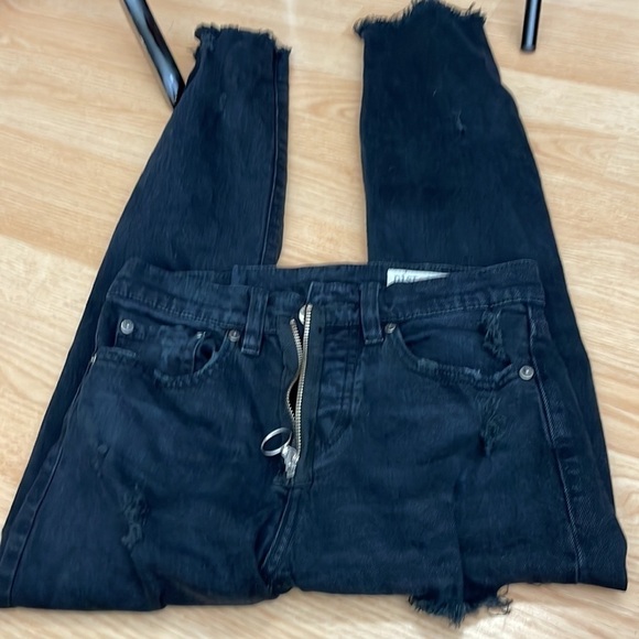 PISTOLA Nico very distressed ring zipper buttons fly cropped jeans - Picture 9 of 11